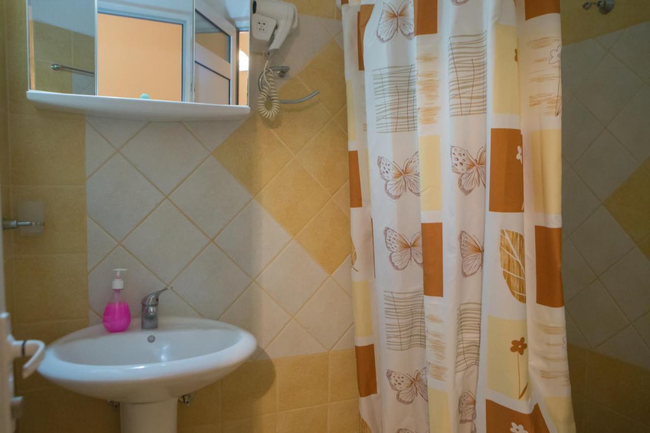 Avgi Daire Káto Loutrákion Dış mekan fotoğraf